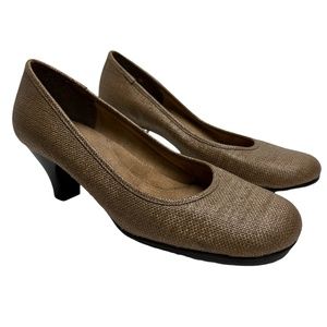 AEROSOLES WISE GUY Woven Round Toe Beige Pumps Brown Heels Boho Neutral sz 8 M